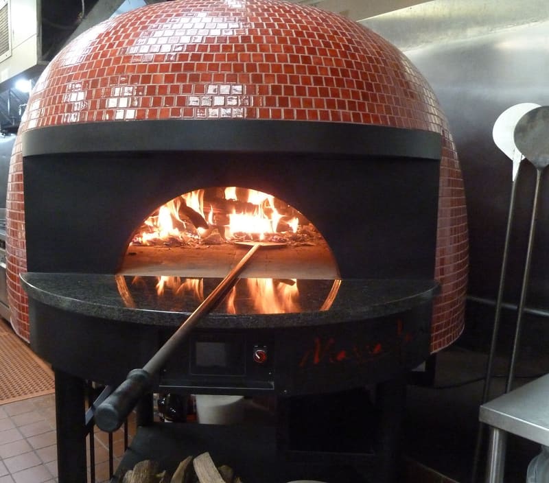 Foto di esempio: forno a legna per la pizza