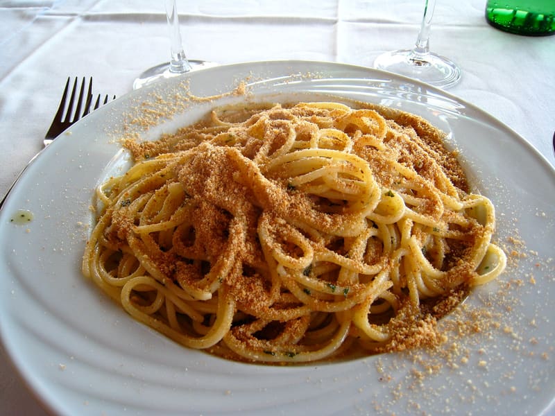 Foto di esempio: spaghetti alle alici con mollica